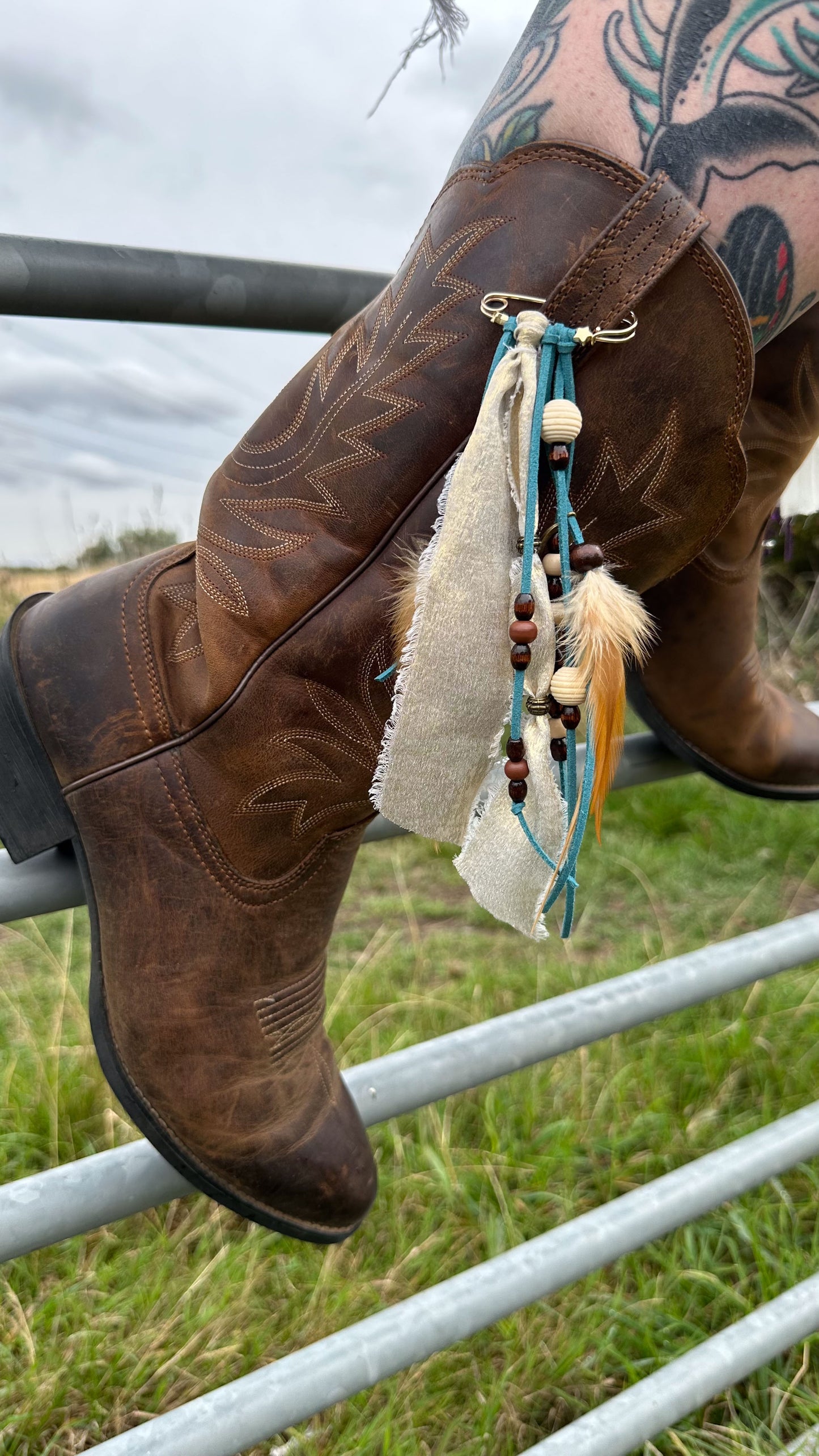 BC0013 Turquoise boho cowgirl pin boot tassel