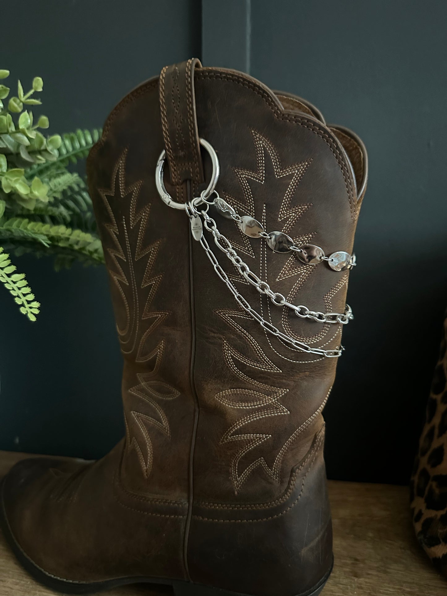 Boot hugger 01