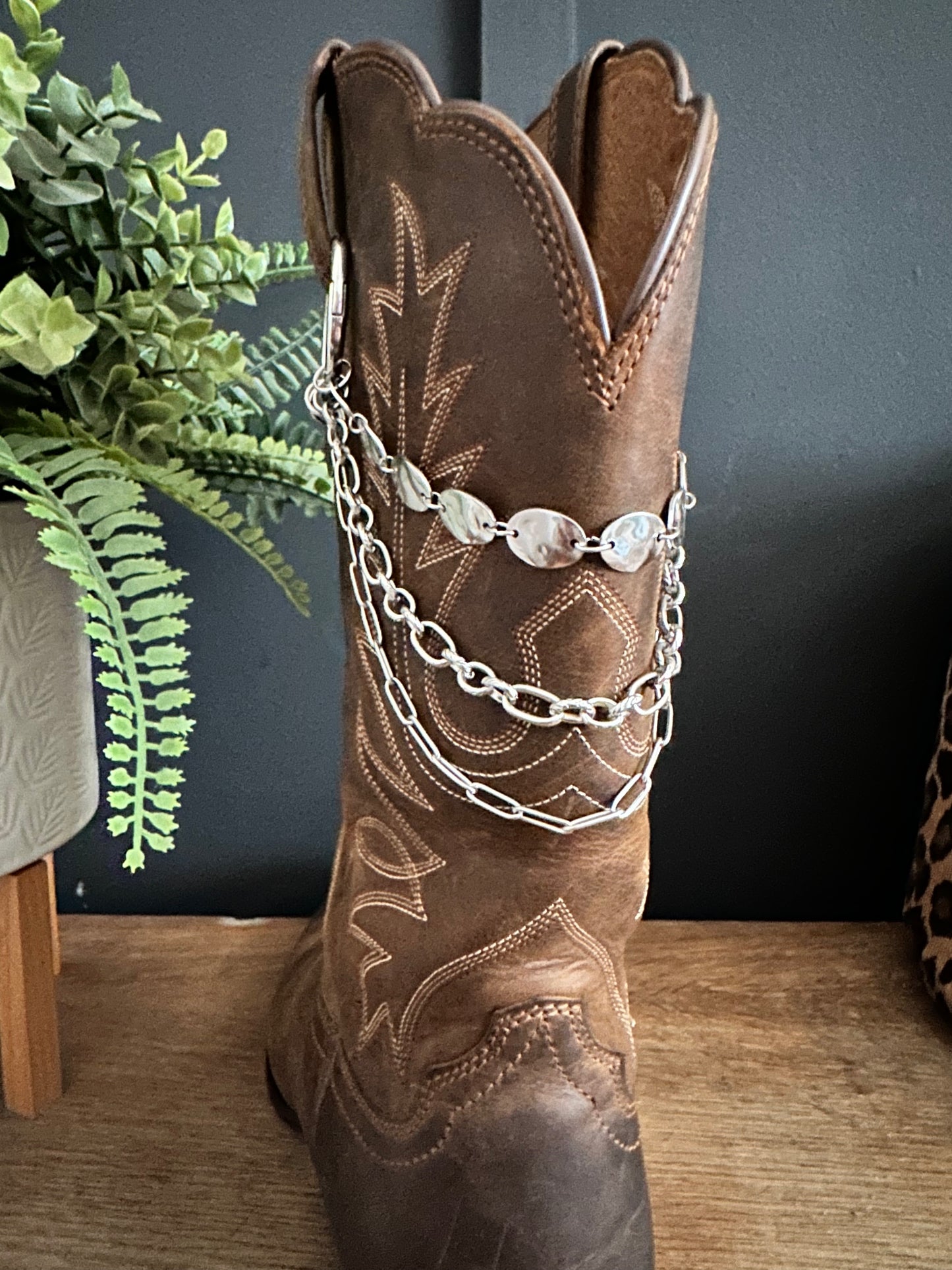 Boot hugger 02