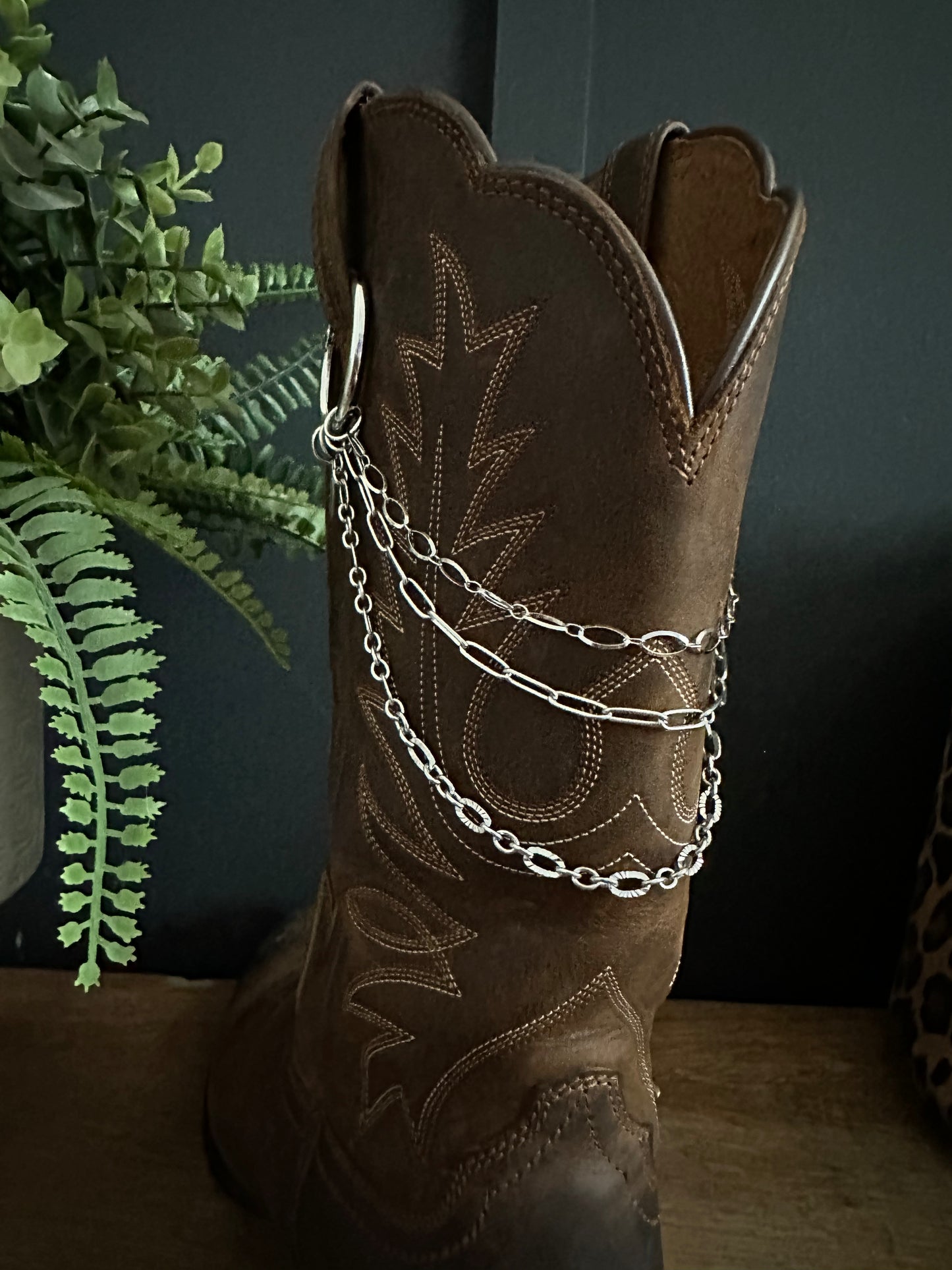 Boot hugger 04